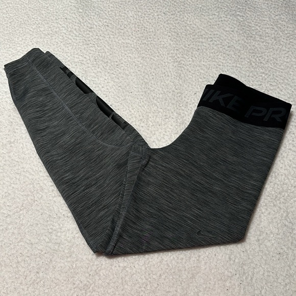 Nike Pro Ladies Gray Capri Leggings, EUC (Wore Once), Size Small - Picture 9 of 10